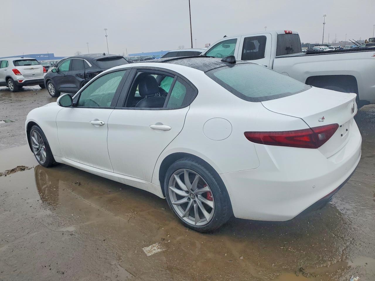 2023 Alfa Romeo Giulia Sprint - Фото 2
