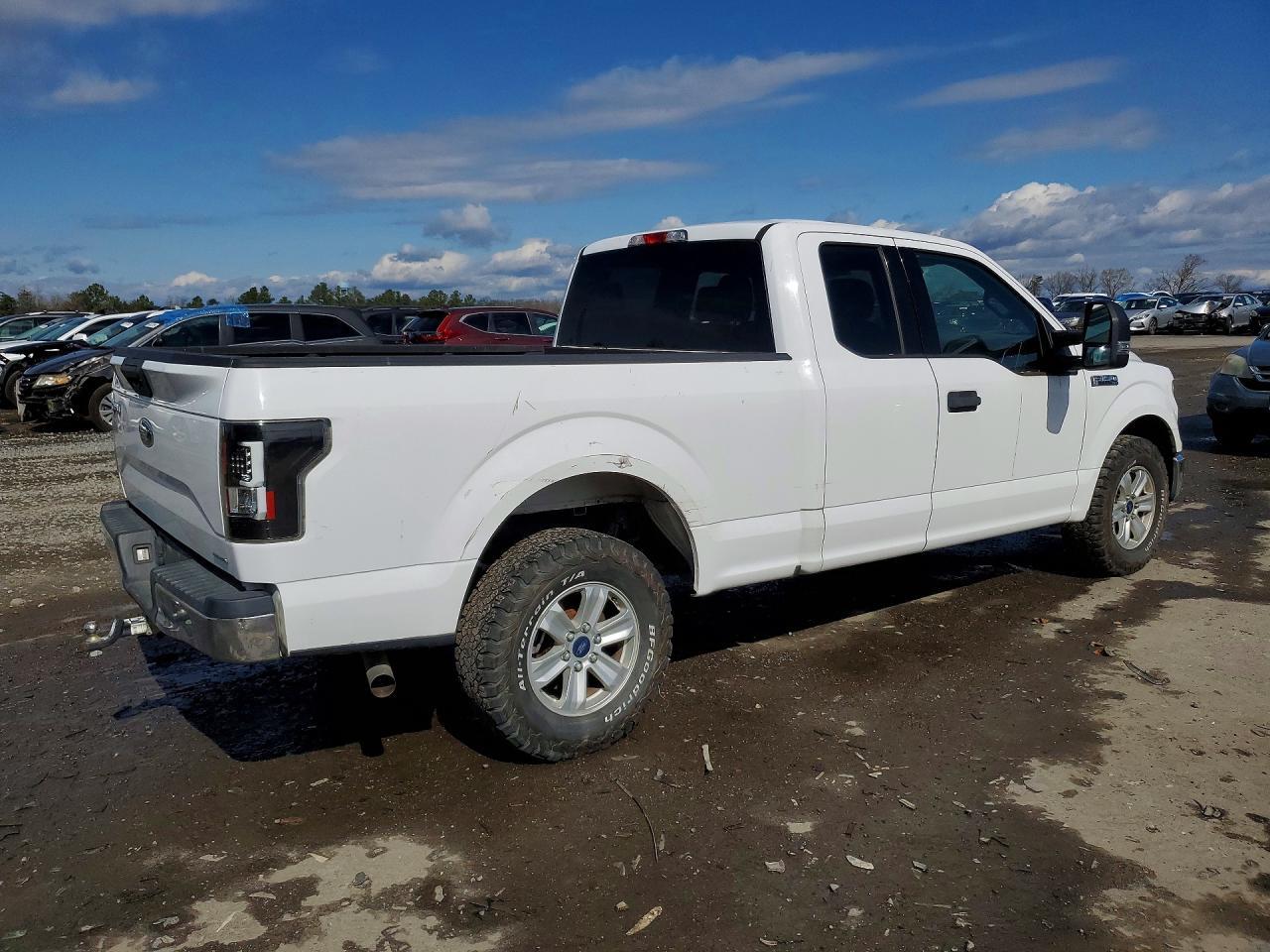 2016 Ford F150 Super Cab - Фото 3