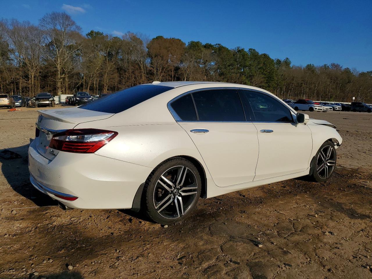2017 Honda Accord Touring - Фото 3