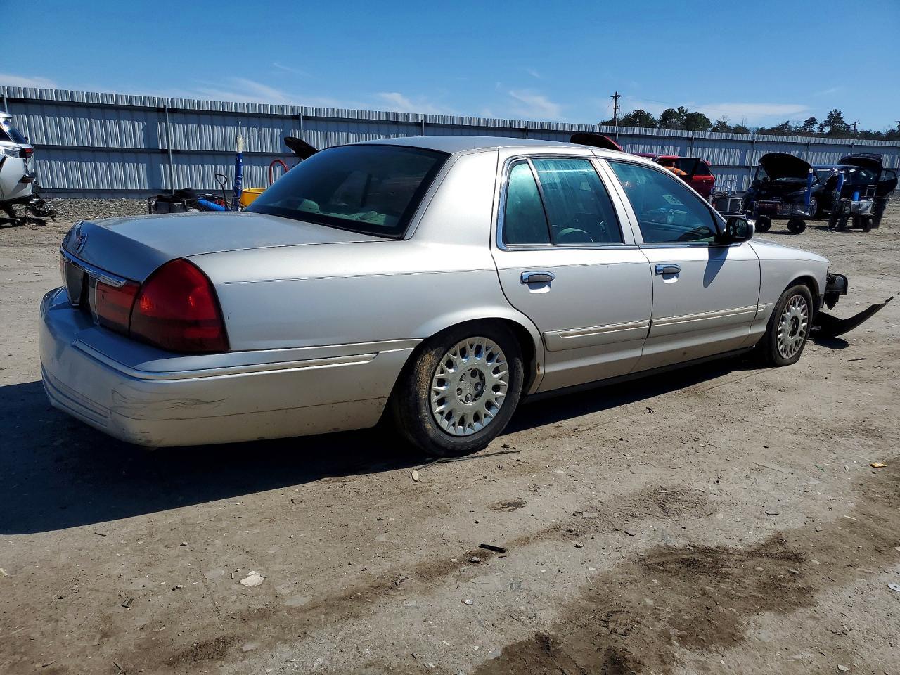 2003 Mercury Grand Marquis Gs - Фото 3