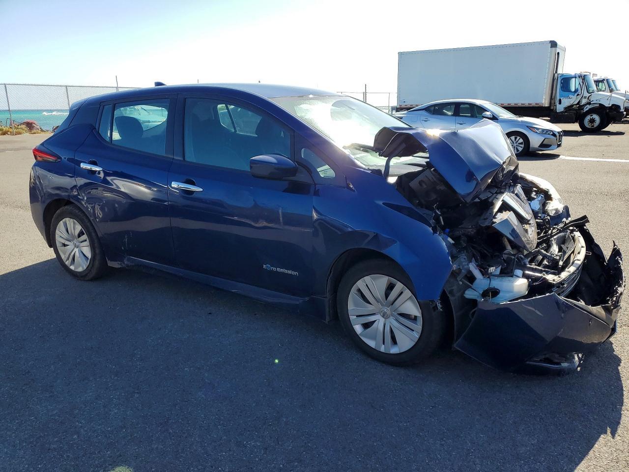 2019 Nissan Leaf S - Image 4