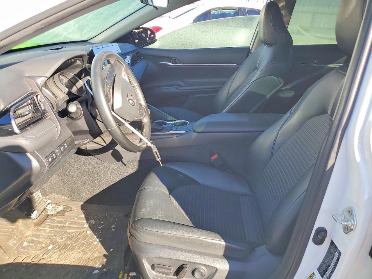 2022 Toyota Camry Se - Image 7