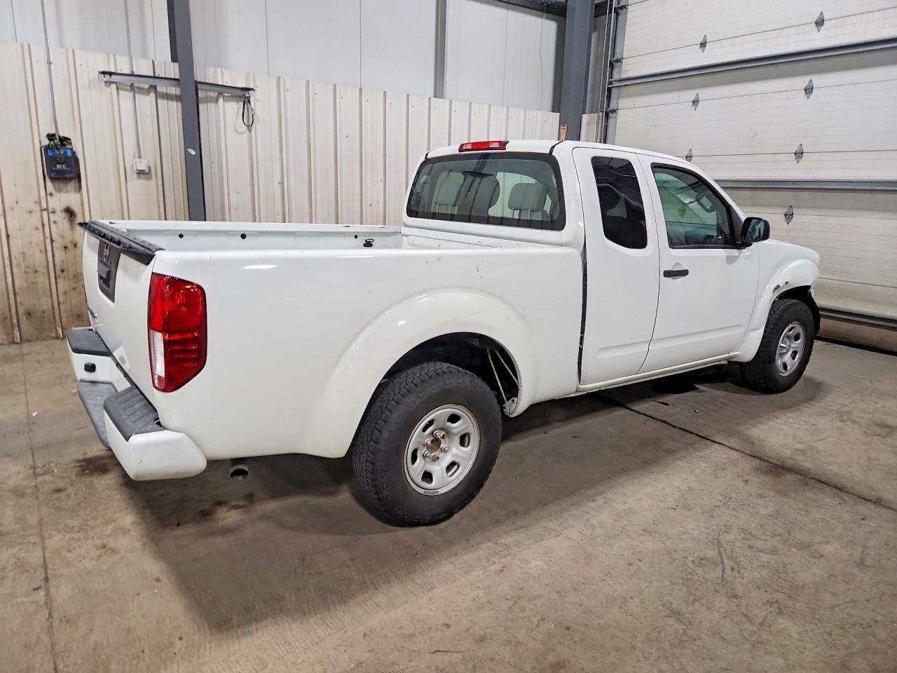 2017 Nissan Frontier S - Image 3