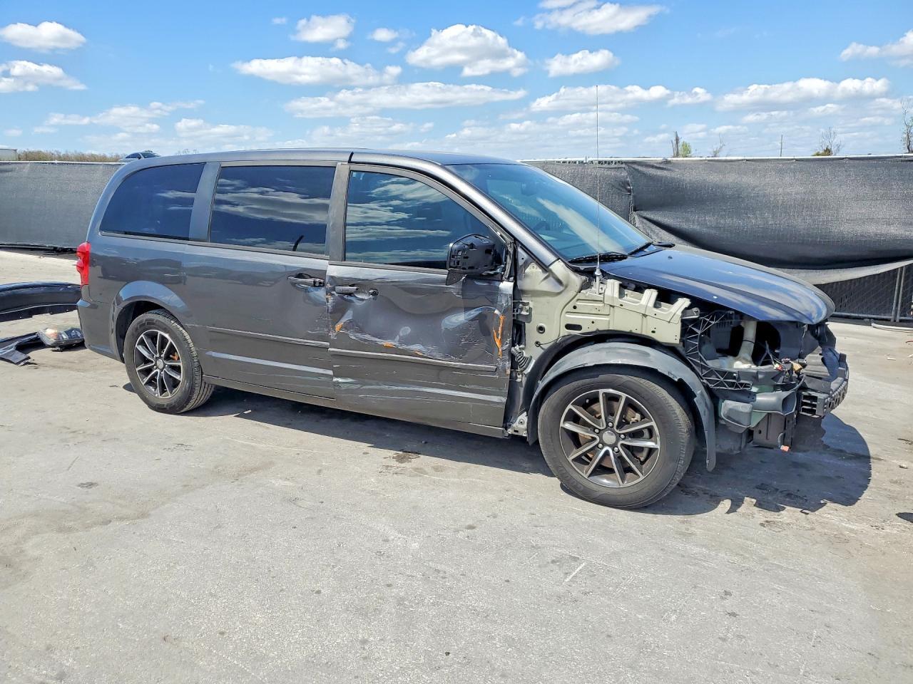2016 Dodge Grand Caravan R - Image 4