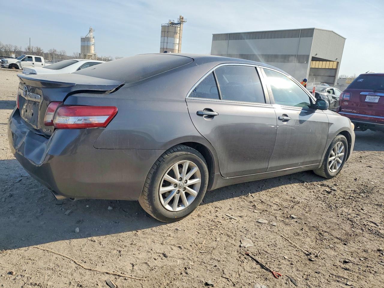 2011 Toyota Camry Xle - Фото 3