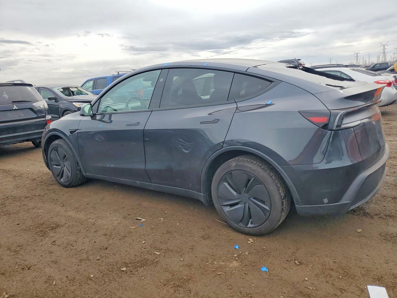 2026 Tesla Model Y - Фото 2