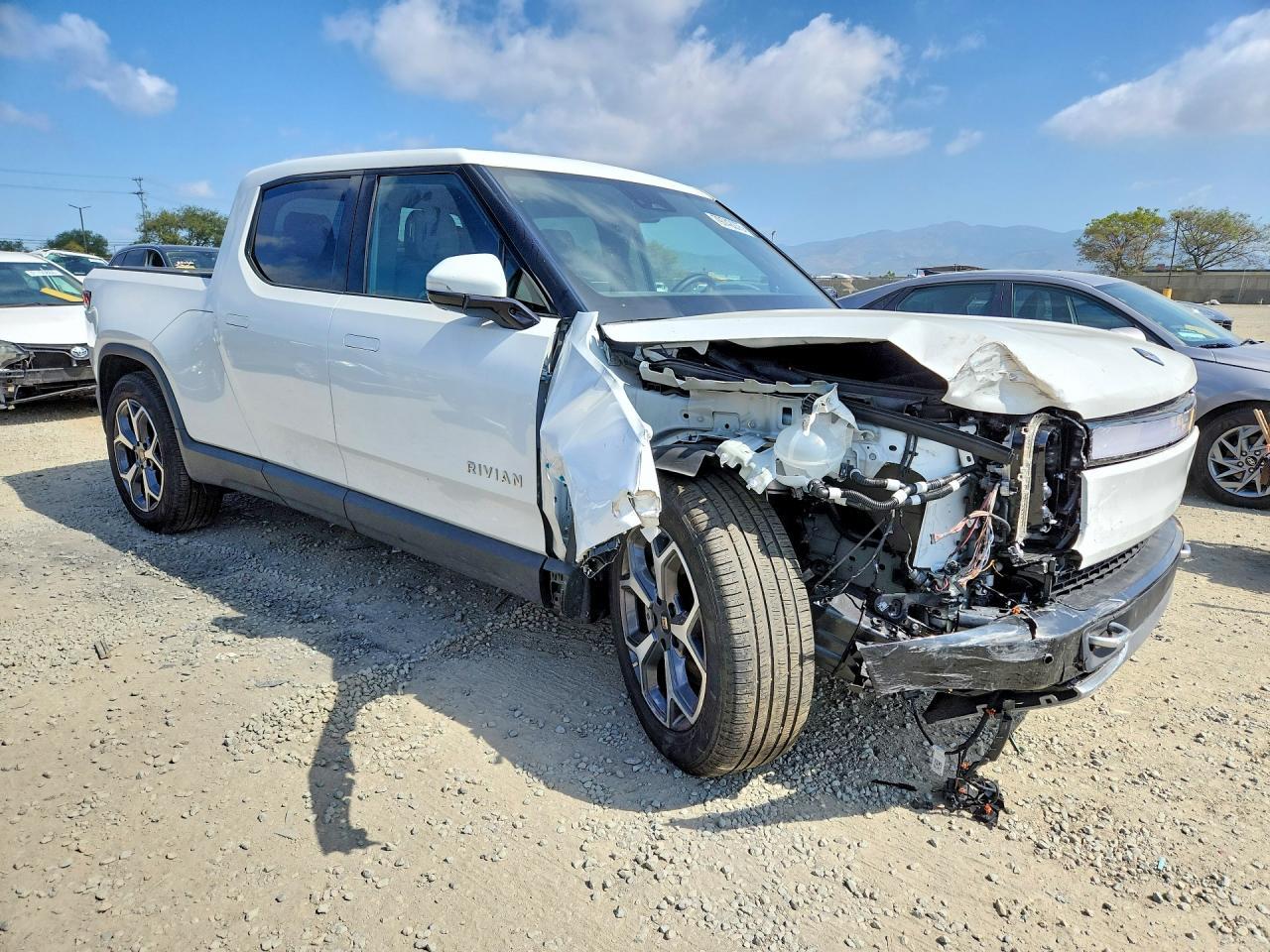 2024 Rivian R1T Adventure - Image 4