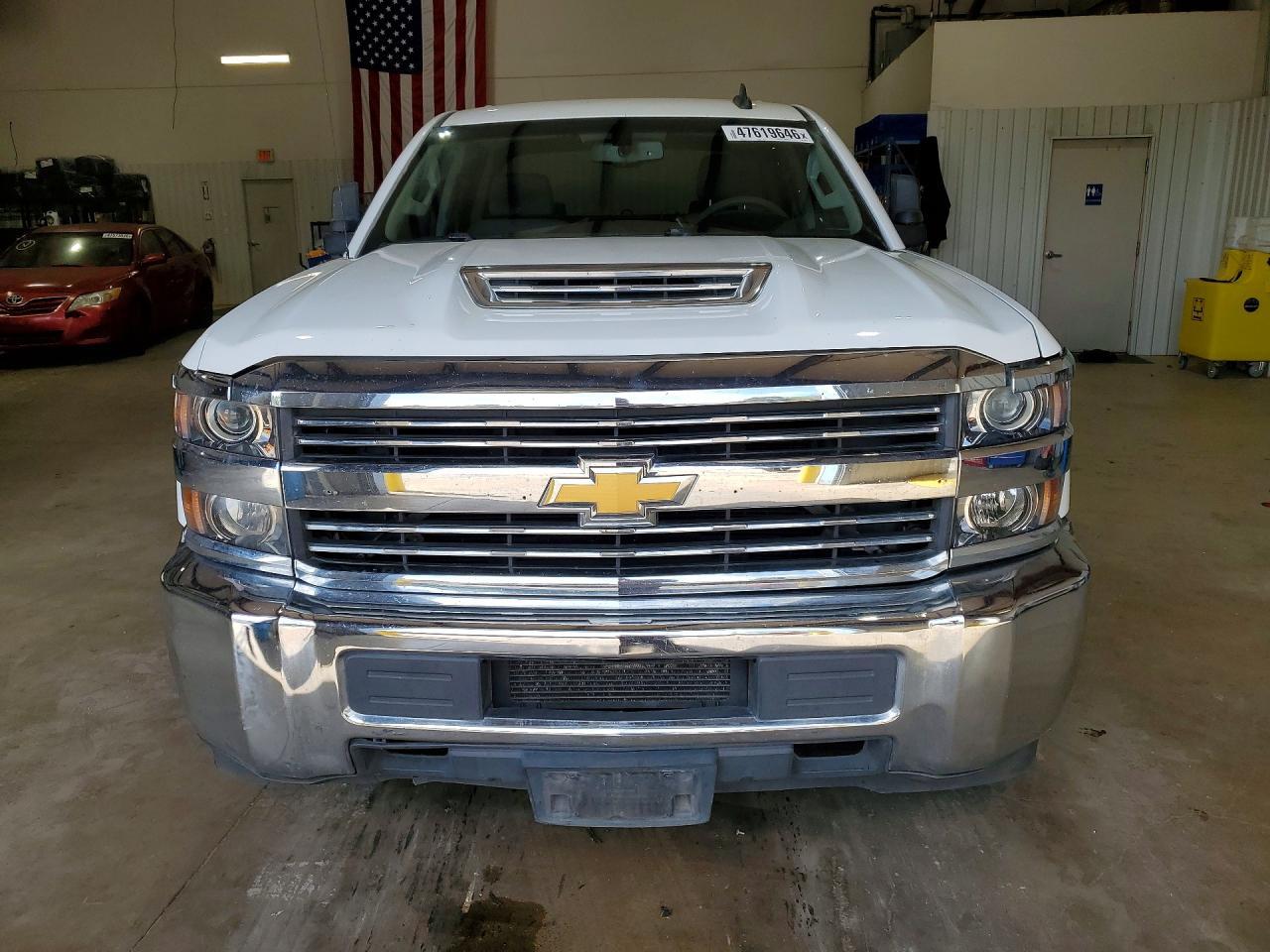 2017 Chevrolet Silverado C2500 Heavy Duty - Фото 5