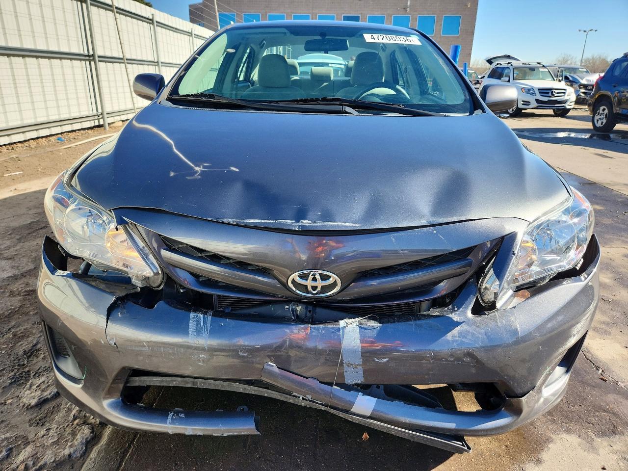 2011 Toyota Corolla Le - Image 5