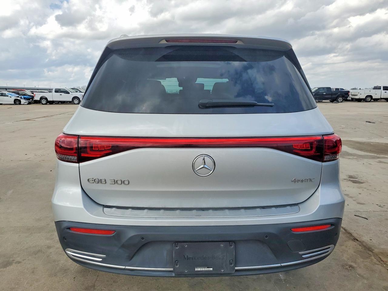 2023 Mercedes-Benz Eqb 300 4Matic - Image 6