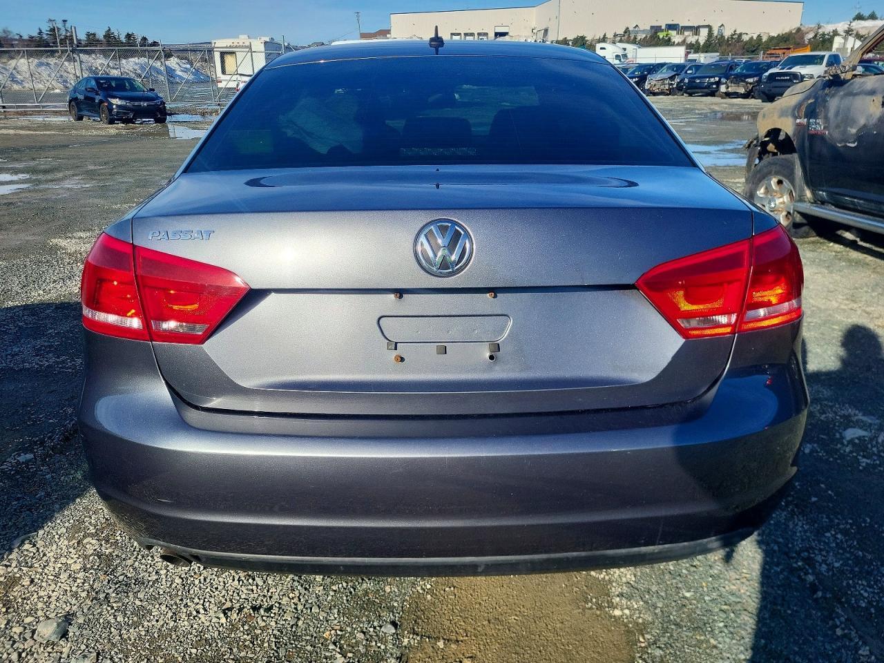 2013 Volkswagen Passat S - Фото 6
