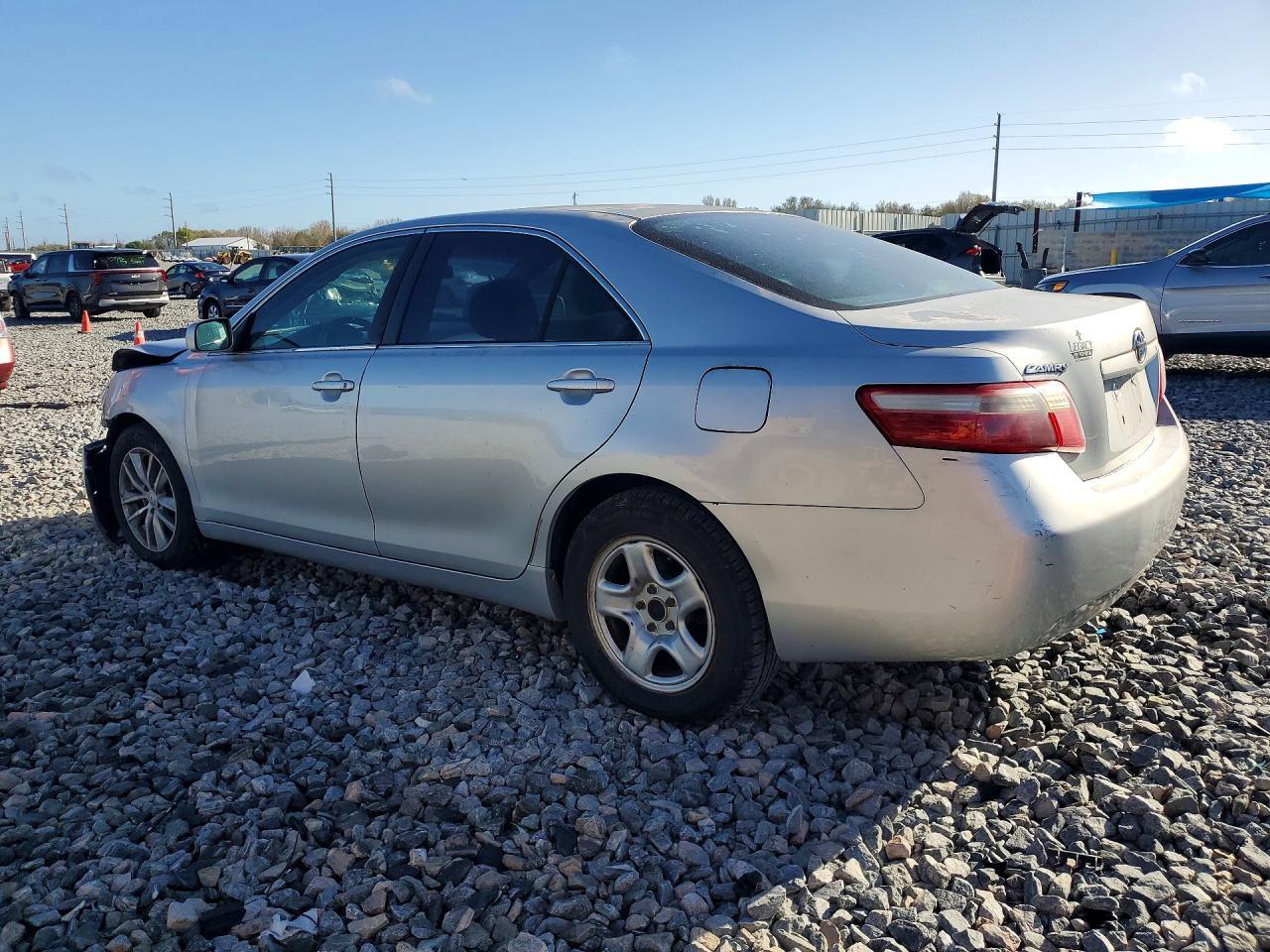 2007 Toyota Camry Le - Image 2