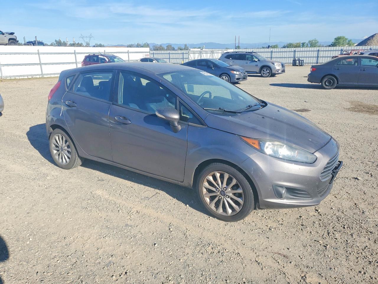 2014 Ford Fiesta Se - Image 4
