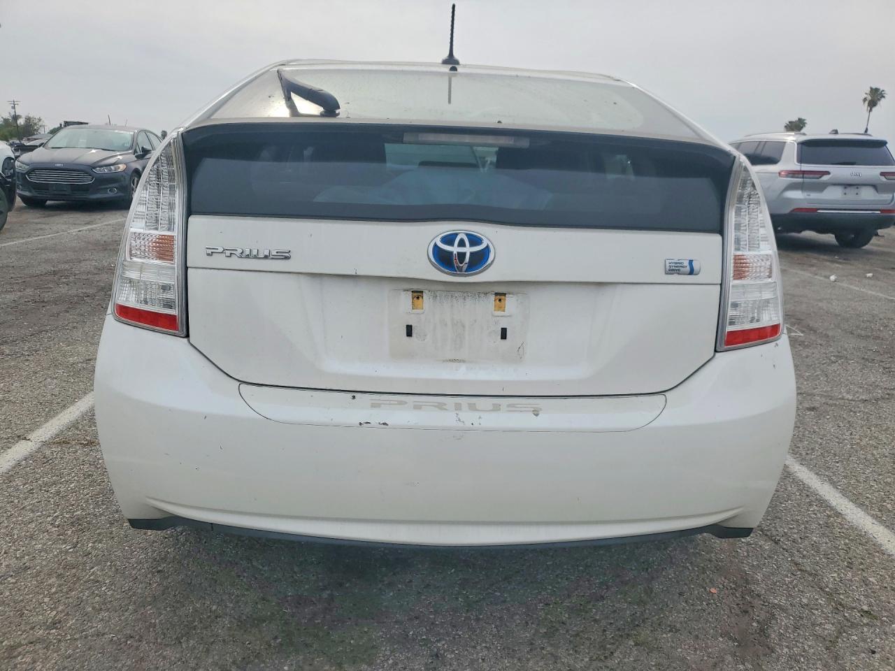 2011 Toyota Prius - Фото 6
