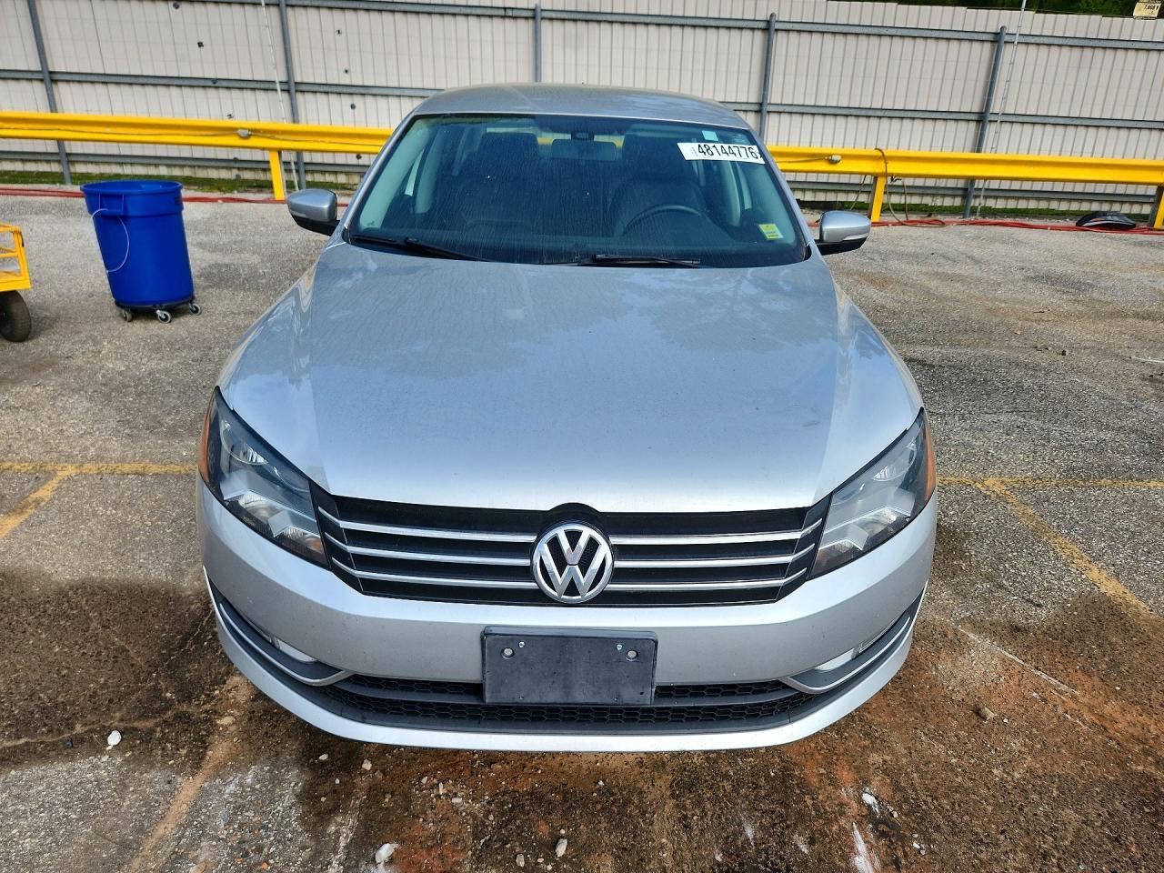 2015 Volkswagen Passat S - Image 5