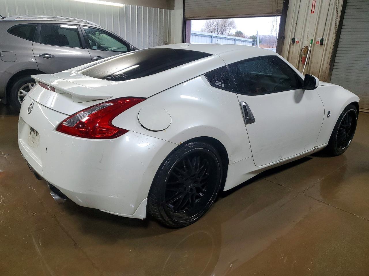 2009 Nissan 370Z Base - Фото 3