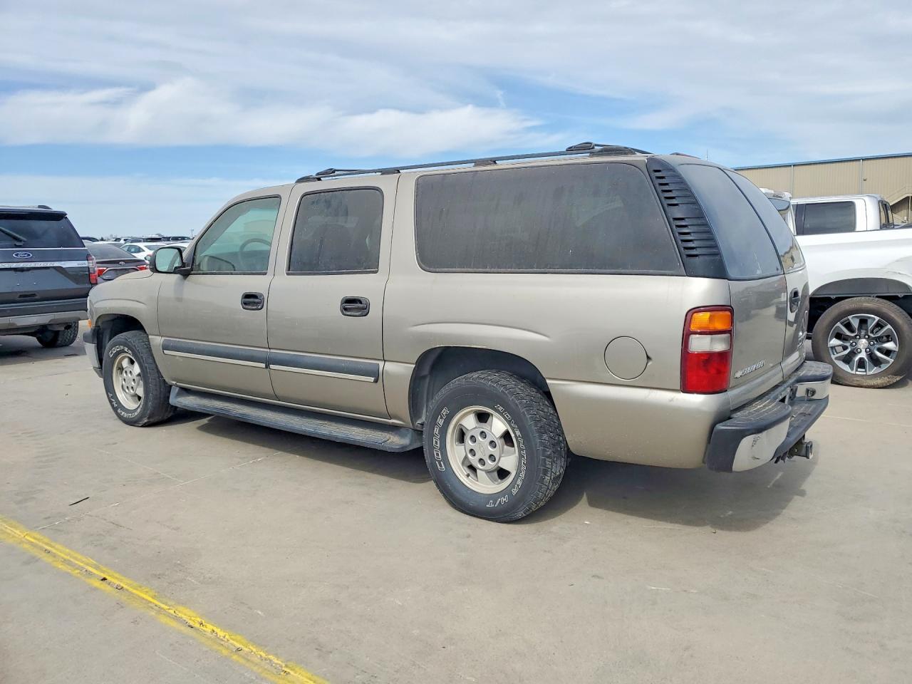 2003 Chevrolet Suburban - Image 2