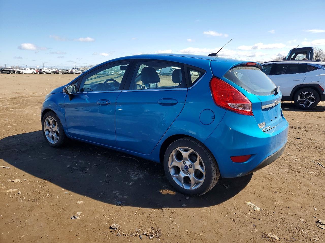 2013 Ford Fiesta Titanium - Фото 2