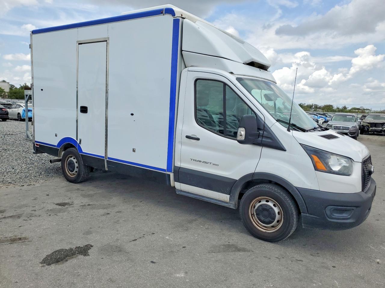 2021 Ford Transit Delivery Truck - Фото 4
