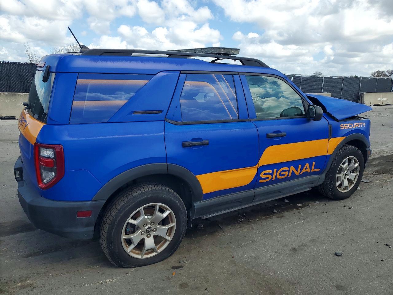 2022 Ford Bronco Sport - Image 3