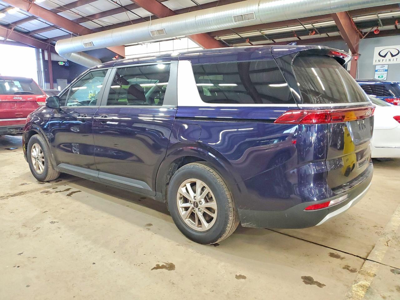 2022 Kia Carnival Lx - Фото 2