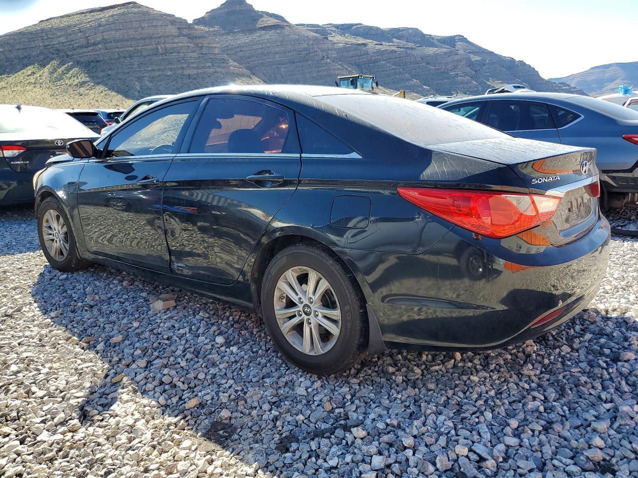 2012 Hyundai Sonata Gls - Image 2
