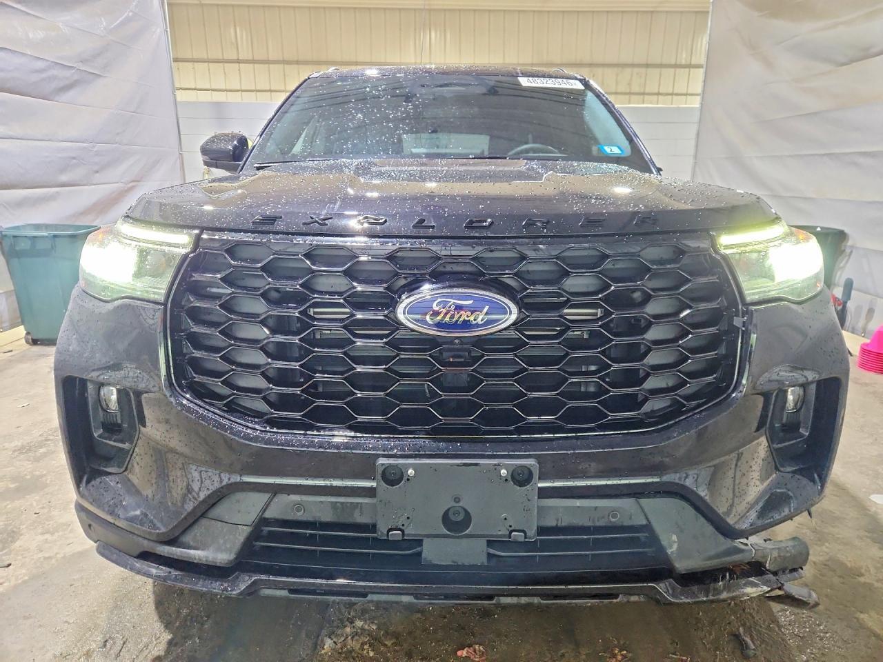 2025 Ford Explorer St-Line - Image 5