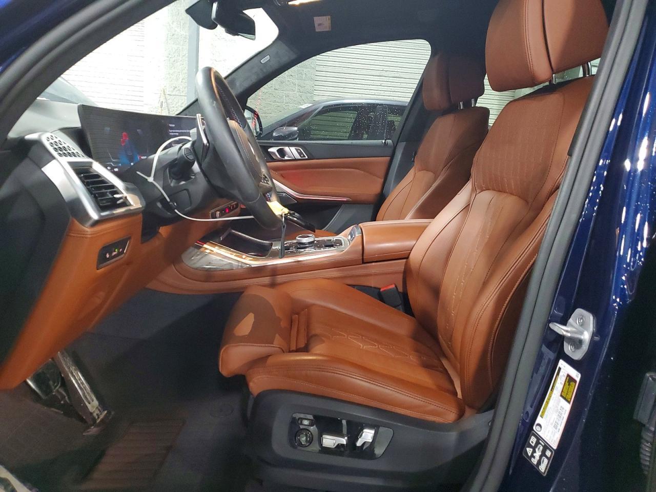 2025 BMW X7 M60I - Фото 7