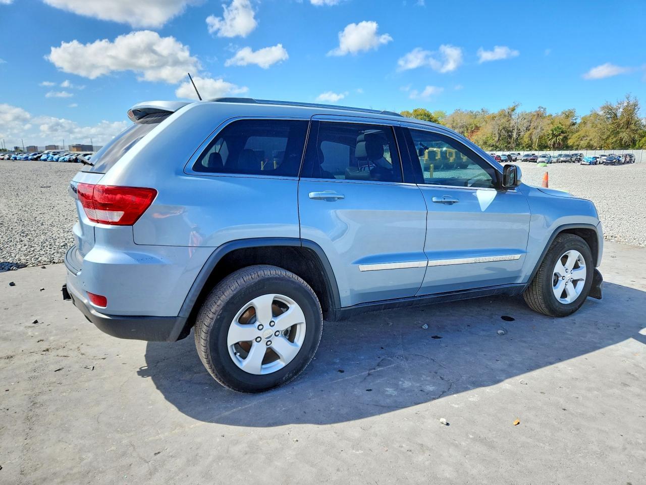 2012 Jeep Grand Cherokee Laredo - Image 3