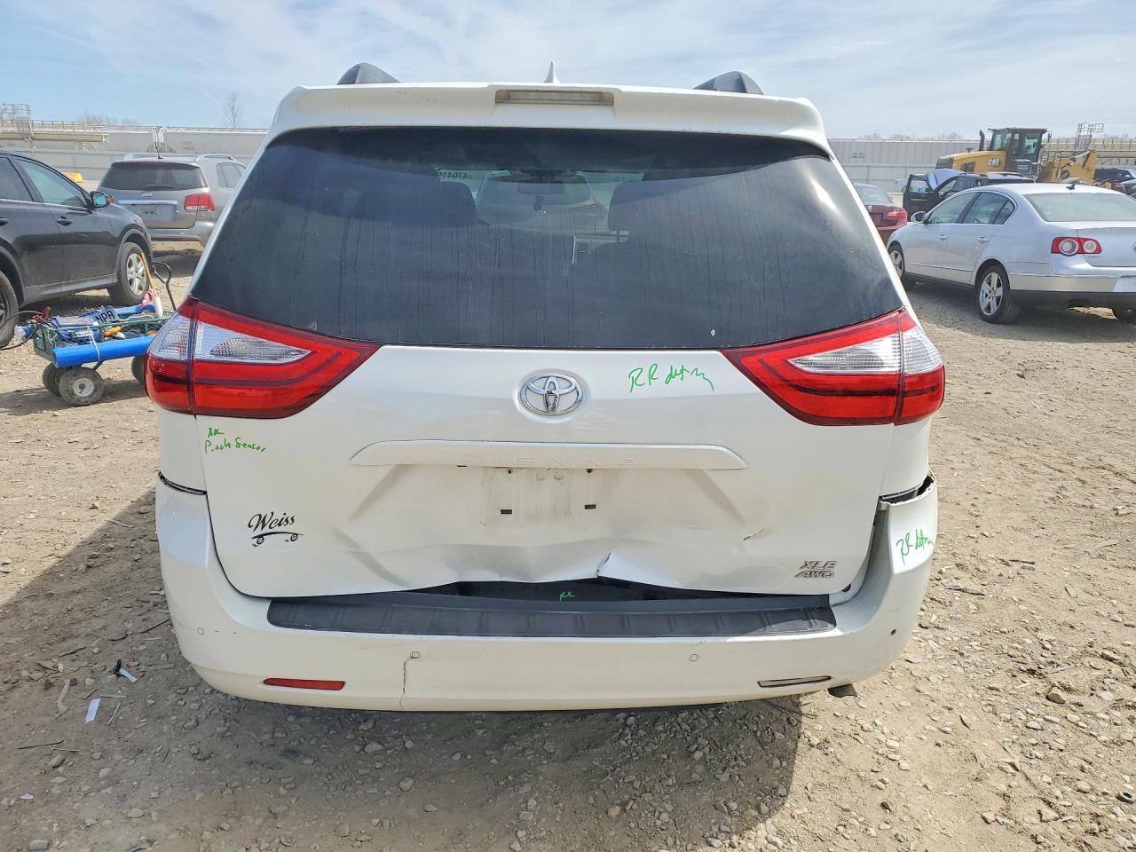 2018 Toyota Sienna Xle Premium 7-Passenger - Фото 6