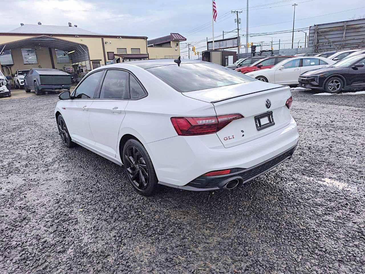 2023 Volkswagen Jetta Gli Autobahn - Image 2