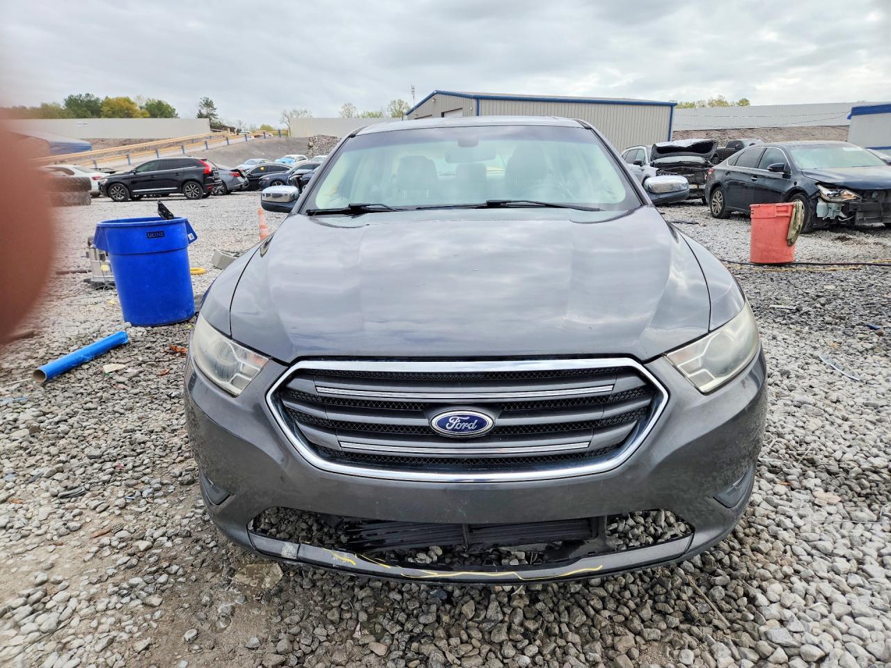 2015 Ford Taurus Limited - Image 5