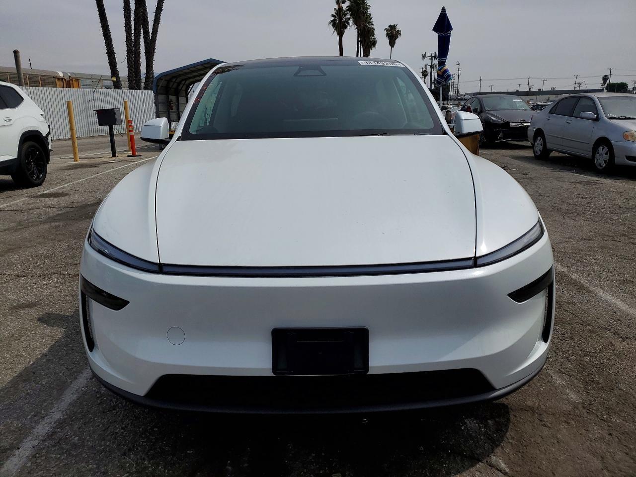 2026 Tesla Model Y - Image 5