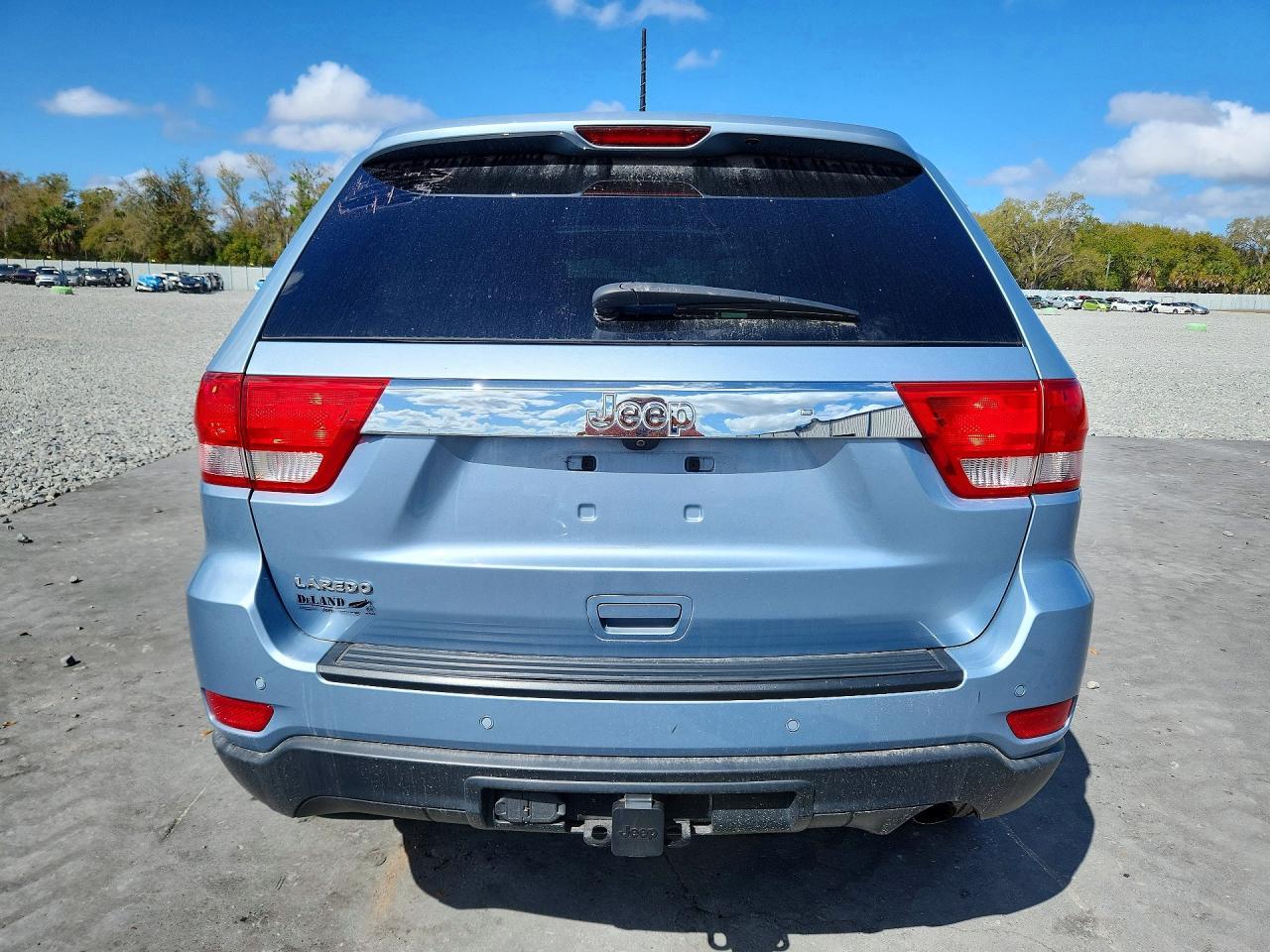 2012 Jeep Grand Cherokee Laredo - Image 6