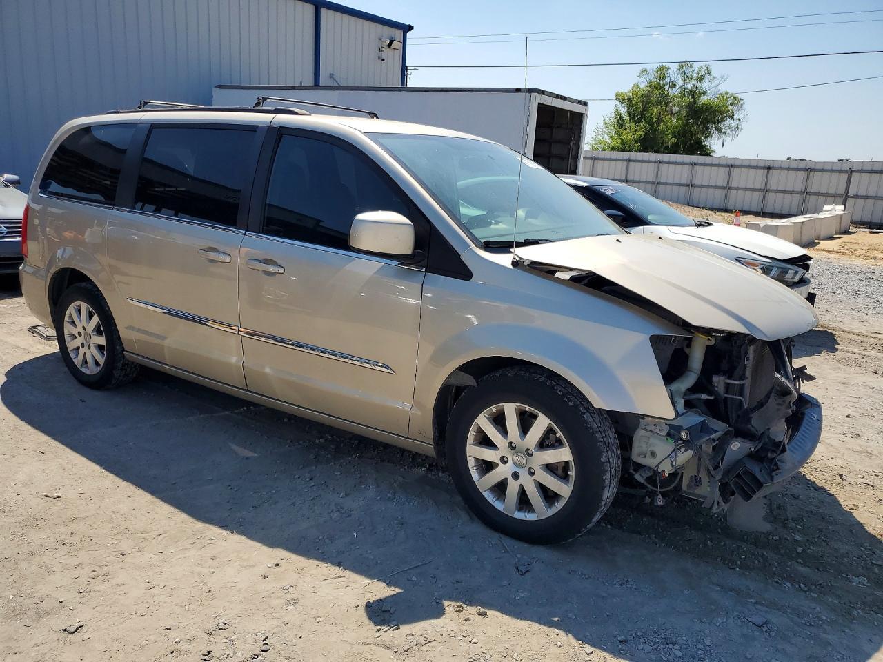 2016 Chrysler Town & Country Touring - Image 4
