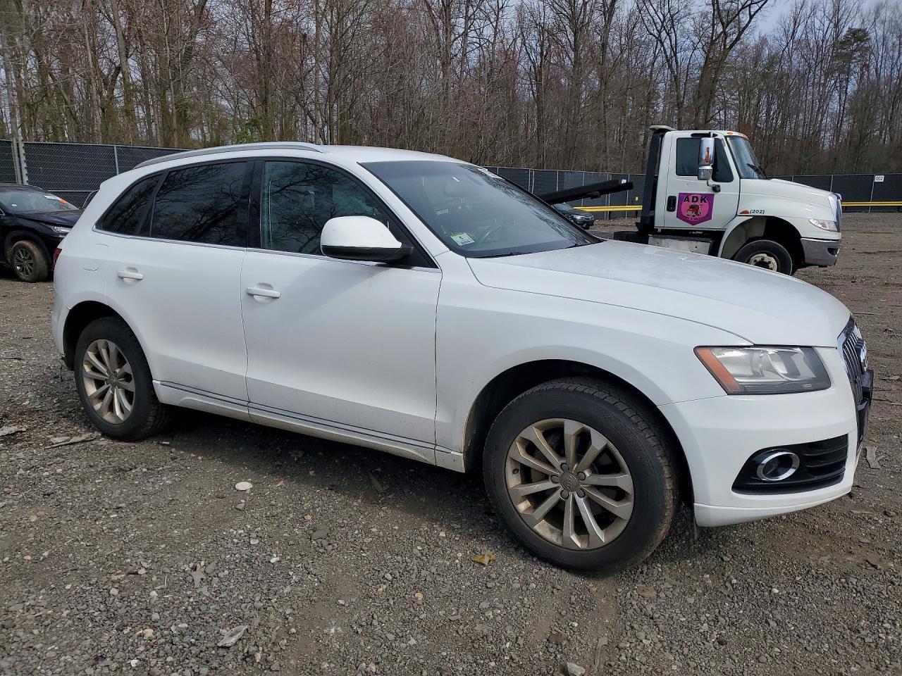 2013 Audi Q5 Premium - Image 4