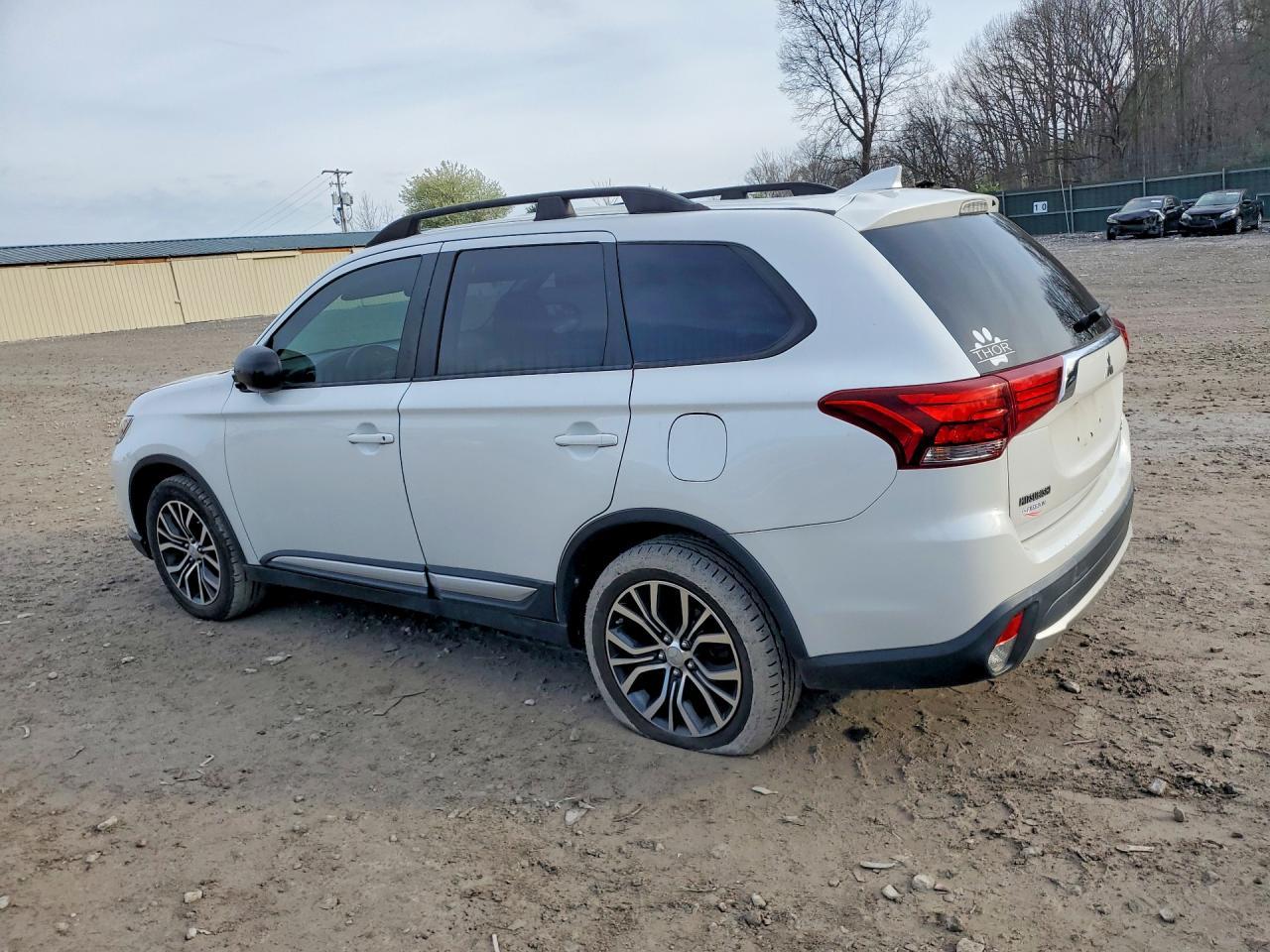 2017 Mitsubishi Outlander Es - Фото 2