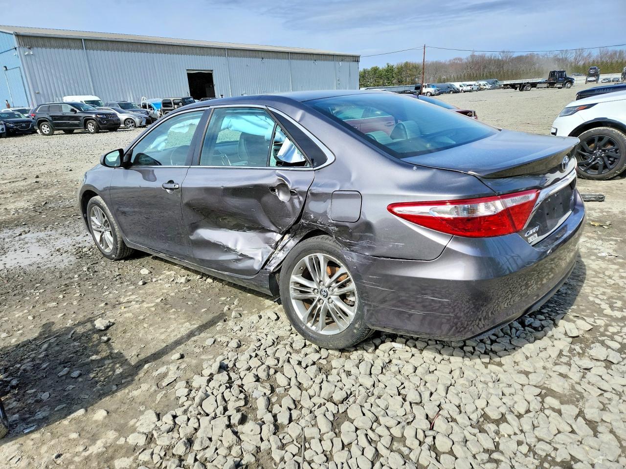 2015 Toyota Camry Se - Фото 2