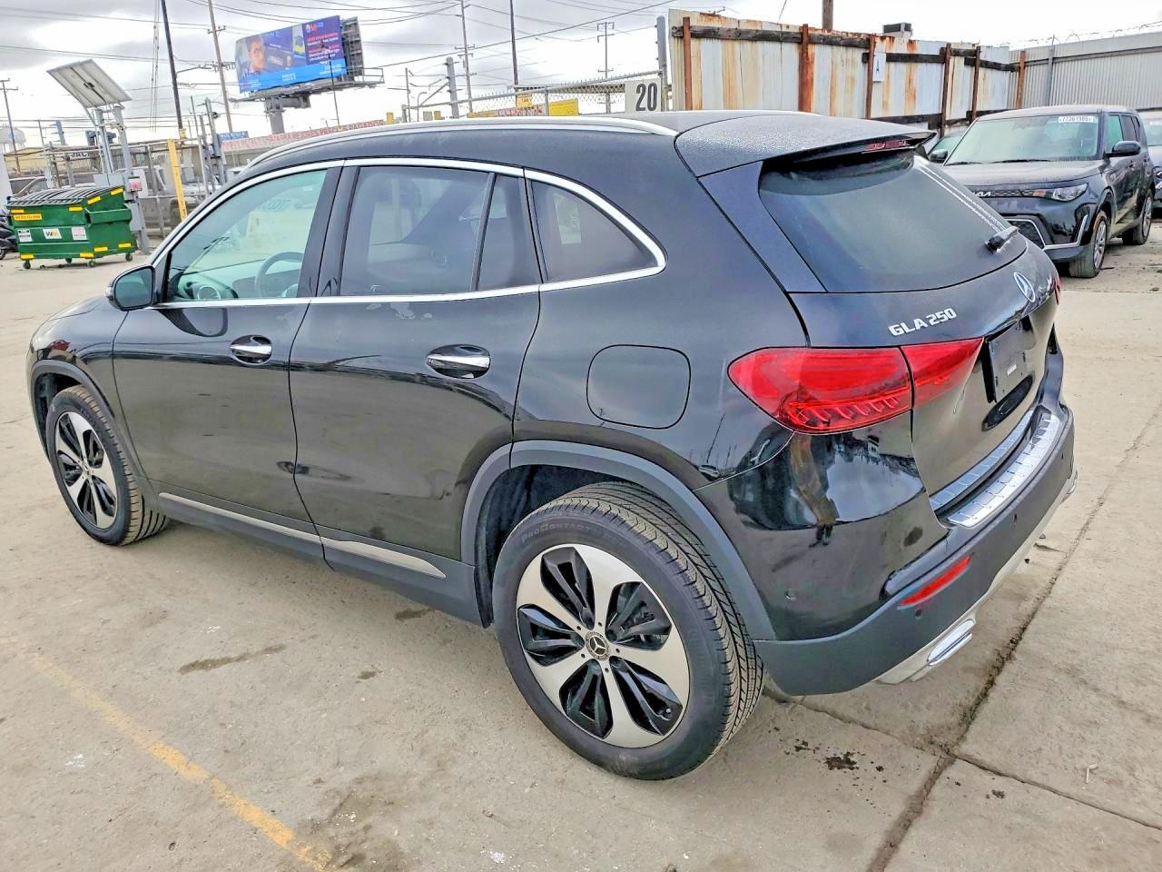 2025 Mercedes Benz Gla 250 - Image 2