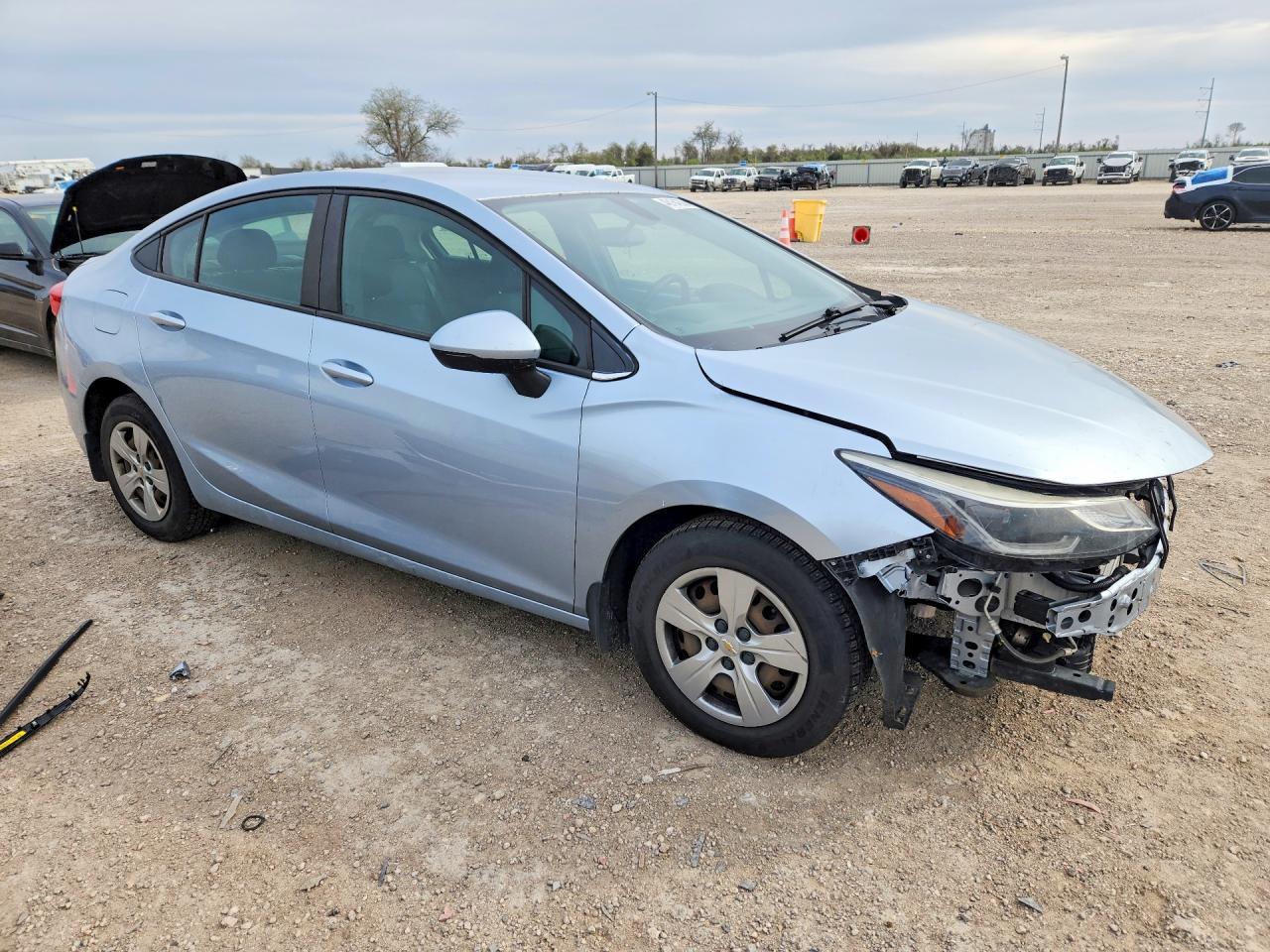 2018 Chevrolet Cruze Ls - Image 4