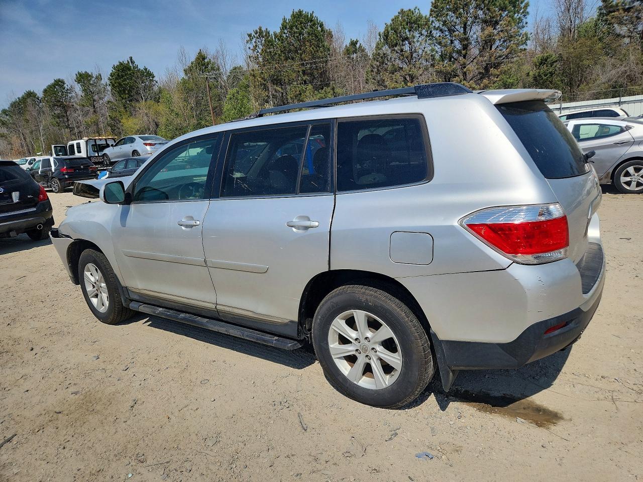 2013 Toyota Highlander Se - Фото 2