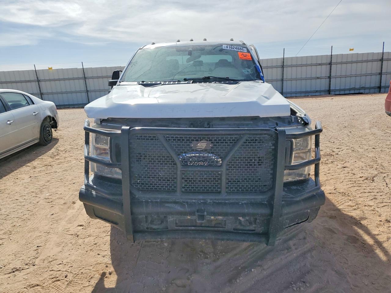 2022 Ford F250 Super Duty - Фото 5