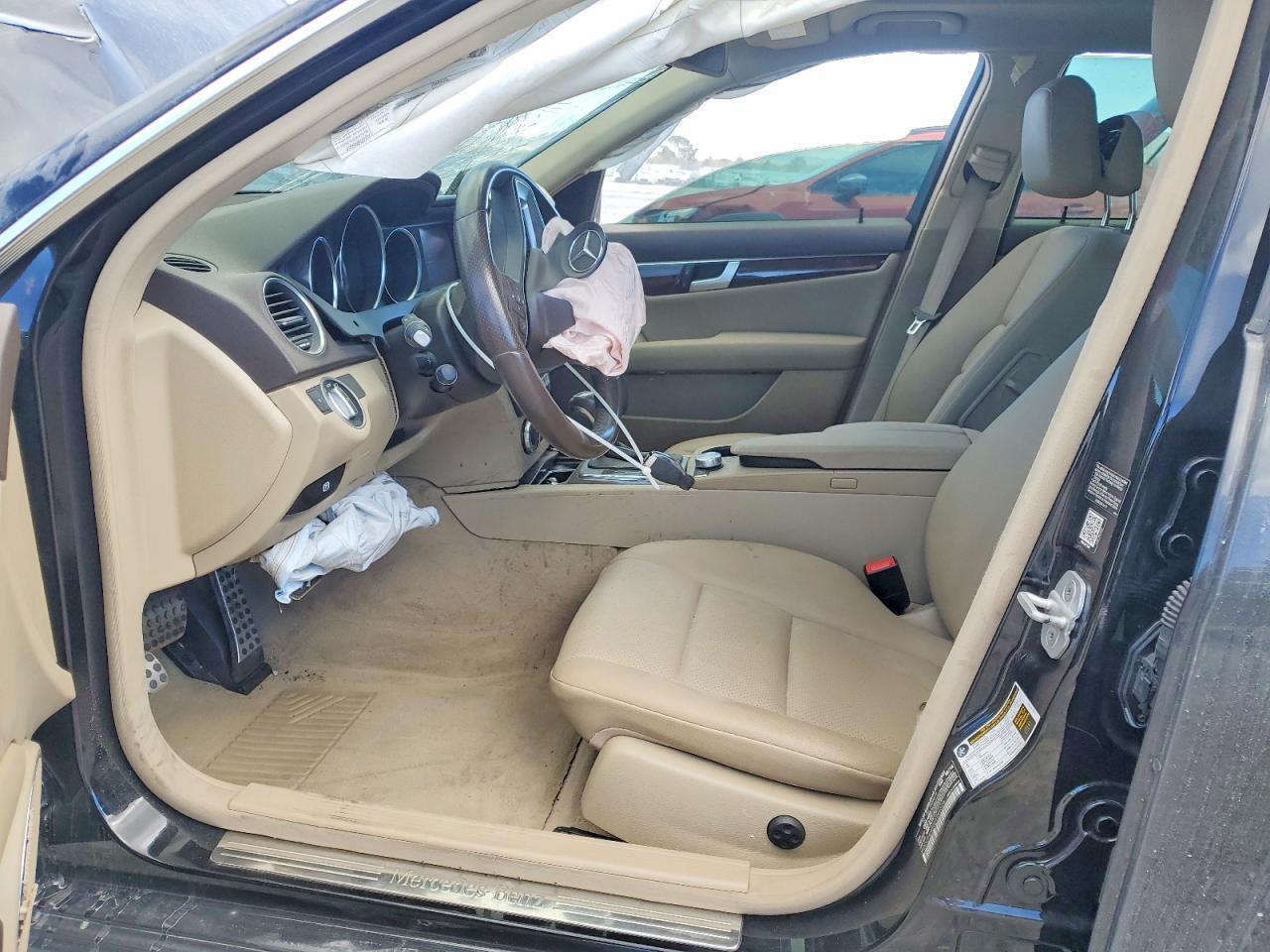 2014 Mercedes-Benz C 250 - Image 7