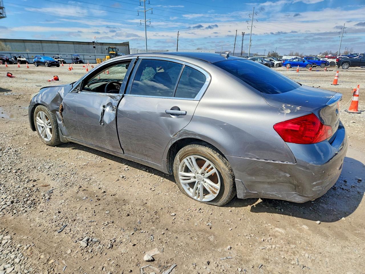 2013 Infiniti G37 Sedan X - Фото 2