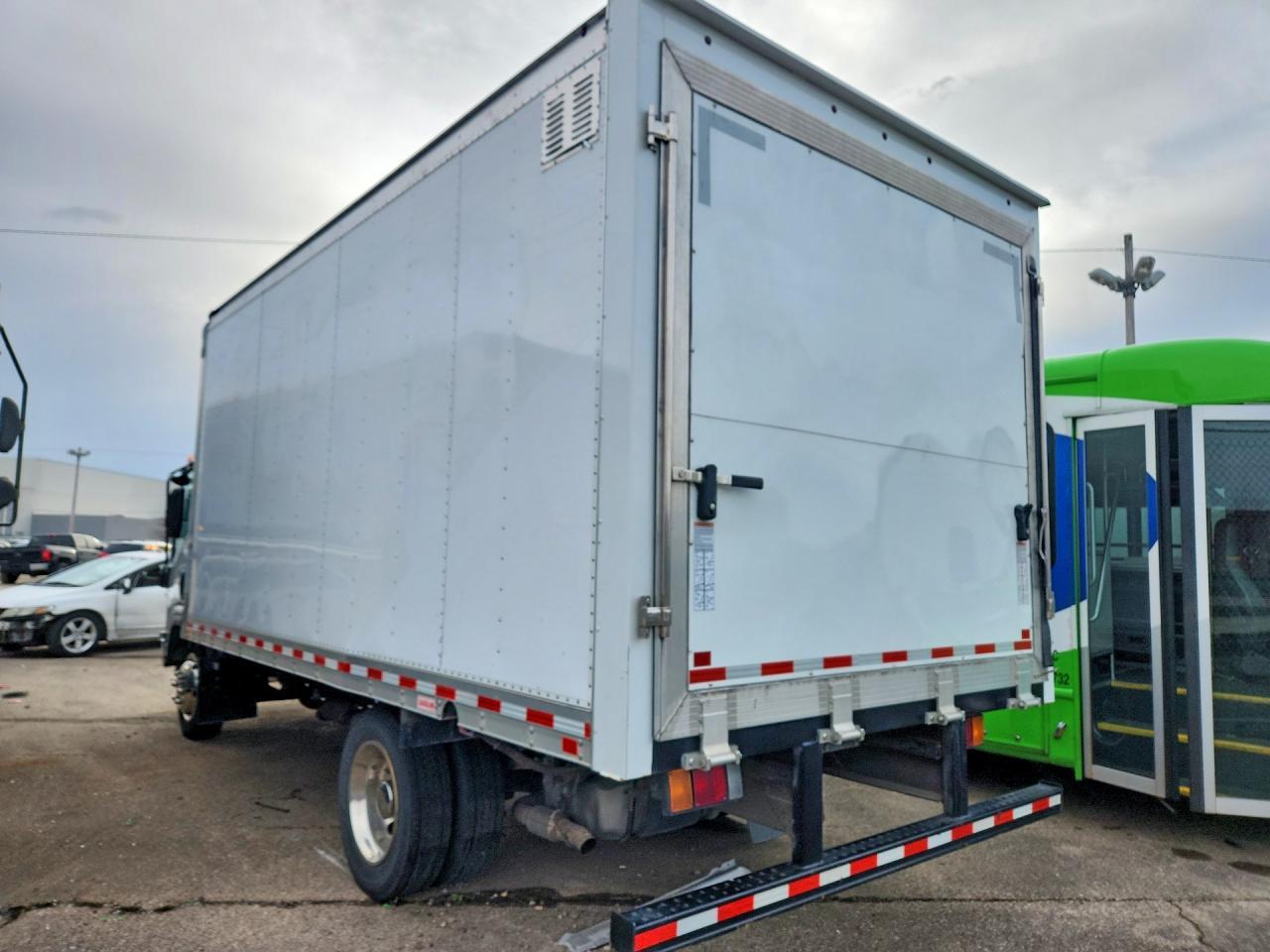 2024 Isuzu Npr Hd Box Truck - Фото 2