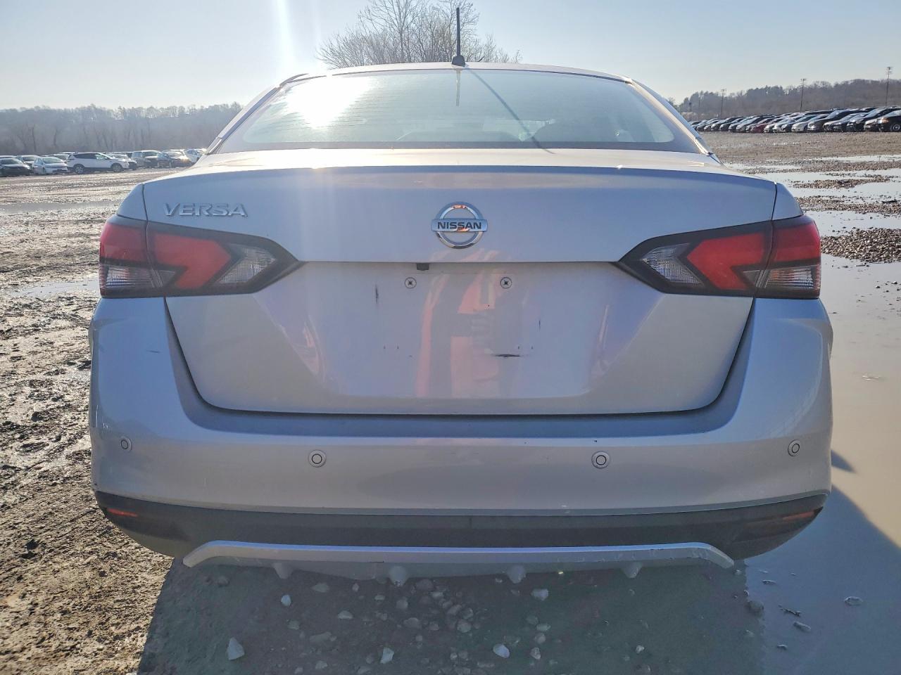 2021 Nissan Versa S - Image 6