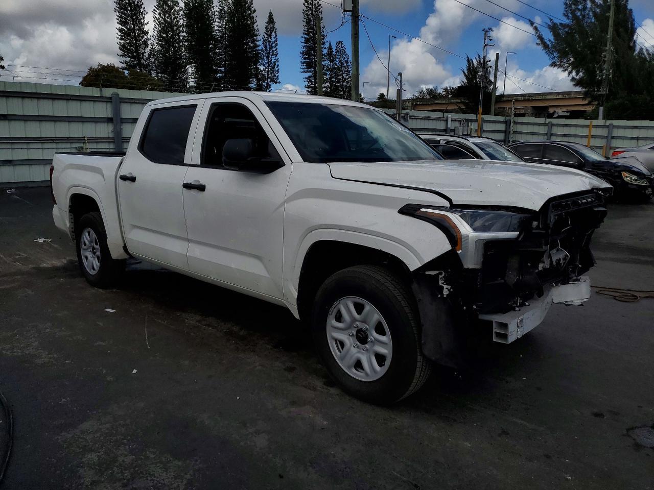 2025 Toyota Tundra Sr - Фото 4