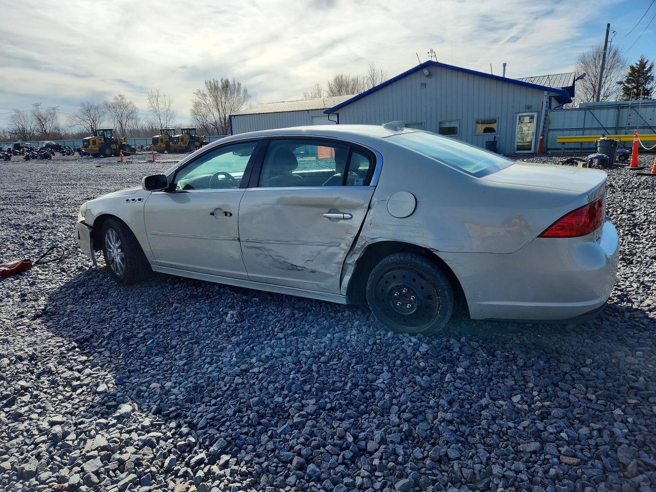 2010 Buick Lucerne Cxl - Image 2