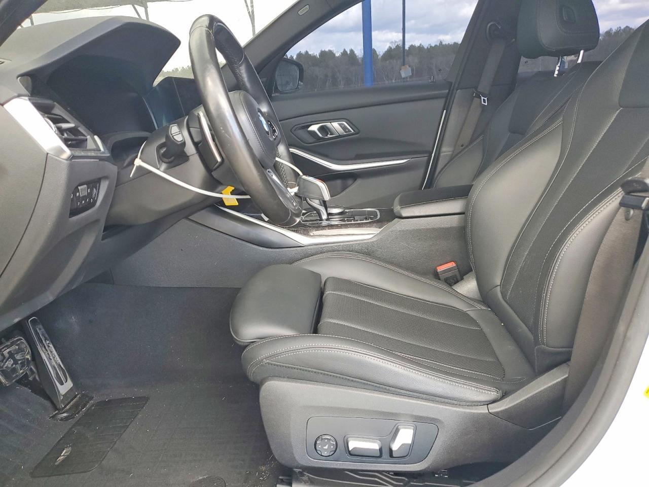 2022 BMW 330I - Фото 7