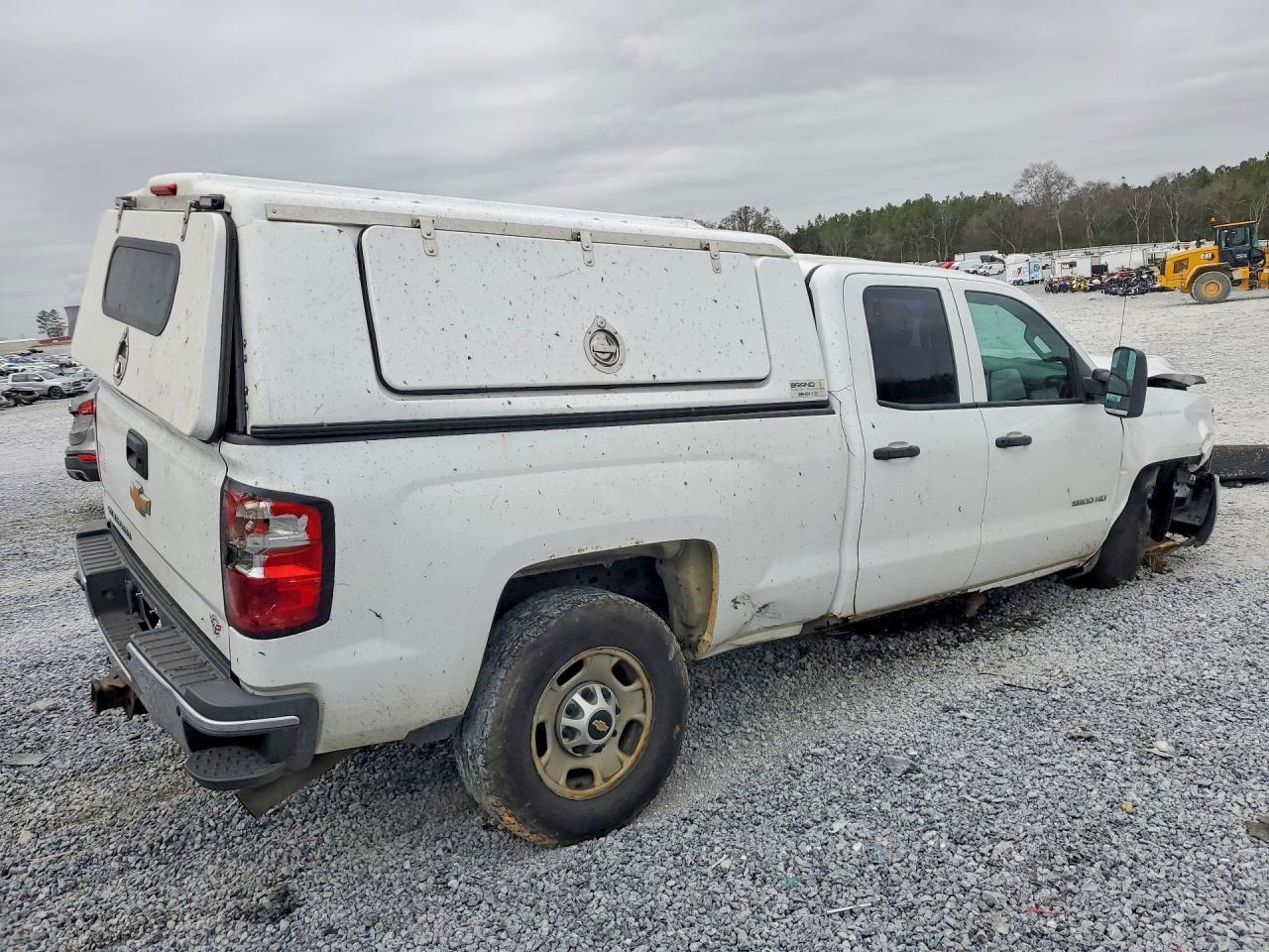 2016 Chevrolet Silverado K2500 Heavy Duty - Image 3